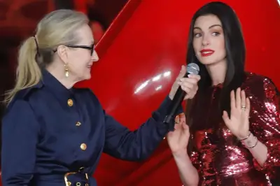 Meryl Streep y Anne Hathaway son recibidas con moda mexicana en su visita