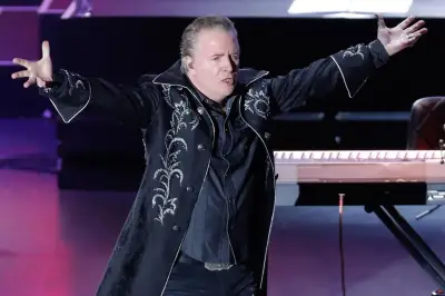 Miguel Mateos conquista a México con su nostálgico regreso musical