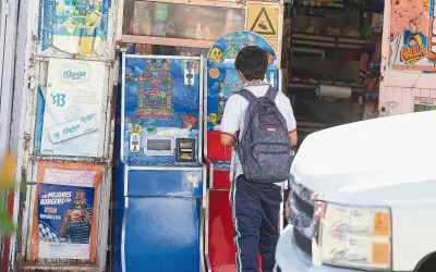 Máquinas Tragamonedas en Jalisco: Crimen Organizado Enreda a Menores Pese a Operativos