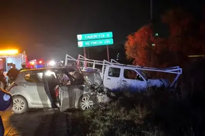 Mujer fallece tras choque por invasión de carril en carretera de Nuevo León