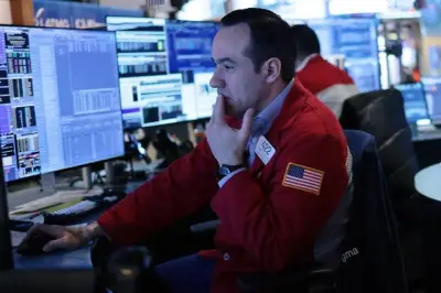 Índices S&P 500 y Nasdaq Caen Tras Nueva Advertencia de Trump a Irán