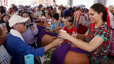 Oaxaca celebra La Samaritana: tradición de generosidad con aguas frescas en 2026