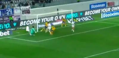 Ochoa brilla con atajada milagrosa en Chipre, pero su equipo cae derrotado