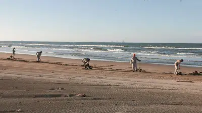 Playas de Tabasco declaradas aptas para Semana Santa tras limpieza de derrame de petróleo