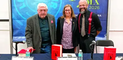 Presentan 'Romancero en América' de Aurelio González en la FIL Minería