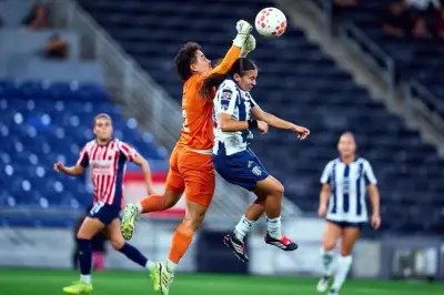 Rayadas y Chivas empatan sin goles en un duelo cerrado de la Liga MX Femenil