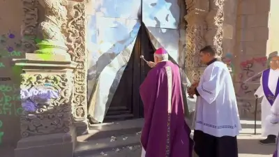 Realizan ritual de exorcismo en templo histórico de San Luis Potosí tras daños en marcha del 8M