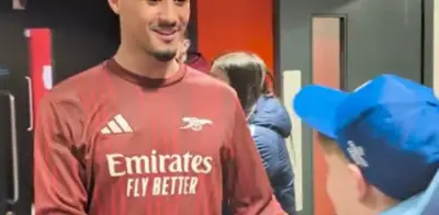 Recogepelotas perdona a William Saliba tras gesto de disculpa en Champions