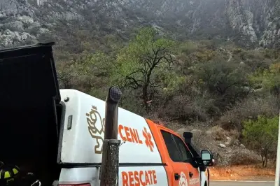 Rescatan a senderista tras 5 horas atrapado en cañón de Nuevo León