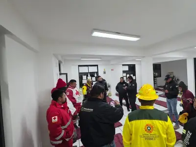 Rescate exitoso en Quimixtlán: Protección Civil salva a dos senderistas lesionados en barranco