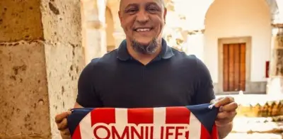 Roberto Carlos se viste de Chivas: La leyenda brasileña se une al Rebaño Sagrado