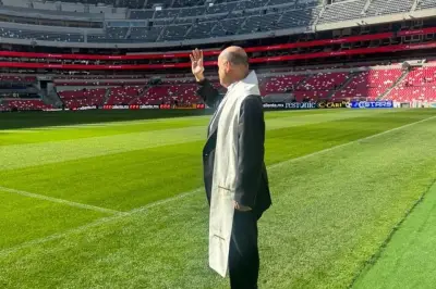 Sacerdotes bendicen el Estadio Banorte antes de su reinauguración en Monterrey
