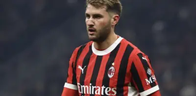 Santiago Giménez cerca de regresar con el Milan tras superar lesión de tobillo