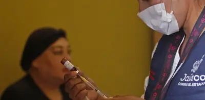 Sarampión en México: Casos activos caen 30% gracias a intensa campaña de vacunación