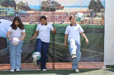 Secretaría de las Mujeres convoca a concurso de dominadas para Mundial 2026