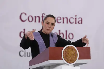 Sheinbaum acuerda tope voluntario con gasolineros para diésel, pero lo considera aún elevado