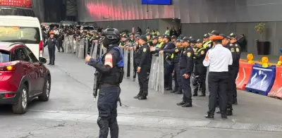 Taxis por aplicación continúan operando en el AICM pese a operativo anunciado