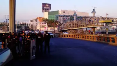 Taxistas bloquean accesos al AICM: Autoridades activan rutas alternas y dispositivo de seguridad