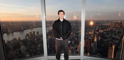 Tom Holland ilumina el Empire State con los colores de Spider-Man para estreno de tráiler