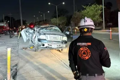 Tragedia en carretera: vehículo se impacta contra tráiler y fallece acompañante