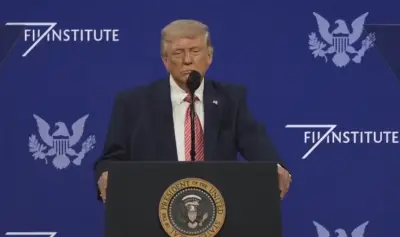 Trump se burla de Sheinbaum imitando su voz por cambio de nombre del Golfo de México