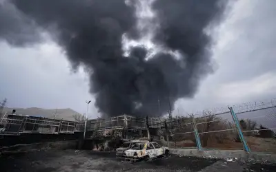 Trump suspende sanciones petroleras para estabilizar precios en medio de guerra en Medio Oriente