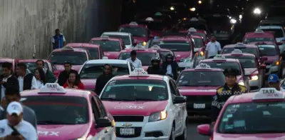 Uber y taxistas de CDMX firman histórico acuerdo tras 13 años de conflicto
