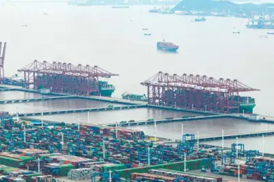 Un día en la vida de la economía china: crecimiento, desafíos y perspectivas