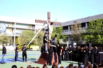 Viacrucis de la Prepa UDEM: Tradición y Reflexión en Semana Santa