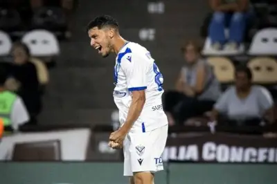 Vélez Sarsfield vence y se escapa en la cima de la Superliga Argentina