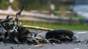 Accidente fatal en Ucrania: motociclista muere al chocar a exceso de velocidad