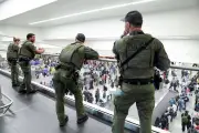 Agentes de ICE Inician Despliegue en Aeropuertos de EU para Reforzar Seguridad Migratoria