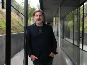 Arquitecto chileno Smiljan Radić Clarke gana el Premio Pritzker 2026 por su originalidad radical