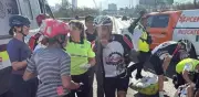 Atropellan a dos ciclistas mayores en ciclovía de Monterrey; uno fallece