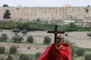 Autoridades Israelíes Bloquean Entrada del Patriarca de Jerusalén al Santo Sepulcro