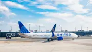 Avión de United Airlines aterriza de emergencia en Los Ángeles por incendio en motor