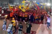 Barristas de Tigres ofrecen recibimiento especial en el Estadio Universitario