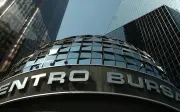 Bolsa Mexicana supera pesimismo con alza del 0.6% en el IPC este lunes
