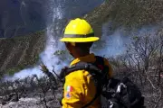 Bomberos alertan por riesgos extremos por calor intenso y vientos fuertes