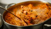 Caldo de Camarón Seco Estilo Cantina: Receta Tradicional y Consejos de la Chef Ingrid Ramos