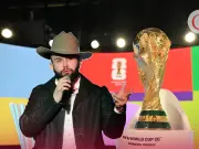 Carin León se une al álbum oficial del Mundial 2026 con el sencillo 'Lighter'