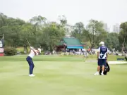 Carlos Ortiz comparte liderato en LIV Golf Hong Kong con Burmester