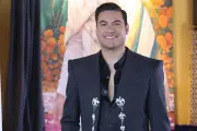 Carlos Rivera rinde homenaje a su padre con su nuevo álbum 'Vida' en México