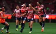 Chivas Femenil remonta con épica victoria 3-2 sobre América en el Clásico Nacional