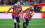 Chivas golea a León y recupera el liderato en la tabla general de la Liga MX