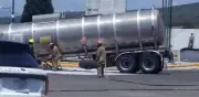 Derrame de gasolina en Hidalgo tras accidente de pipa moviliza a emergencias