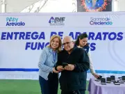 DIF Atizapán entrega 50 auxiliares auditivos para mejorar calidad de vida de adultos mayores