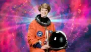 Eileen Collins, primera comandante mujer de la NASA, revela su playlist espacial