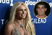 Exesposo de Britney Spears pide no juzgarla tras su arresto por incidente con seguridad