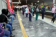 Fallas en el Metro de la CDMX generan retrasos y afectan a miles de usuarios